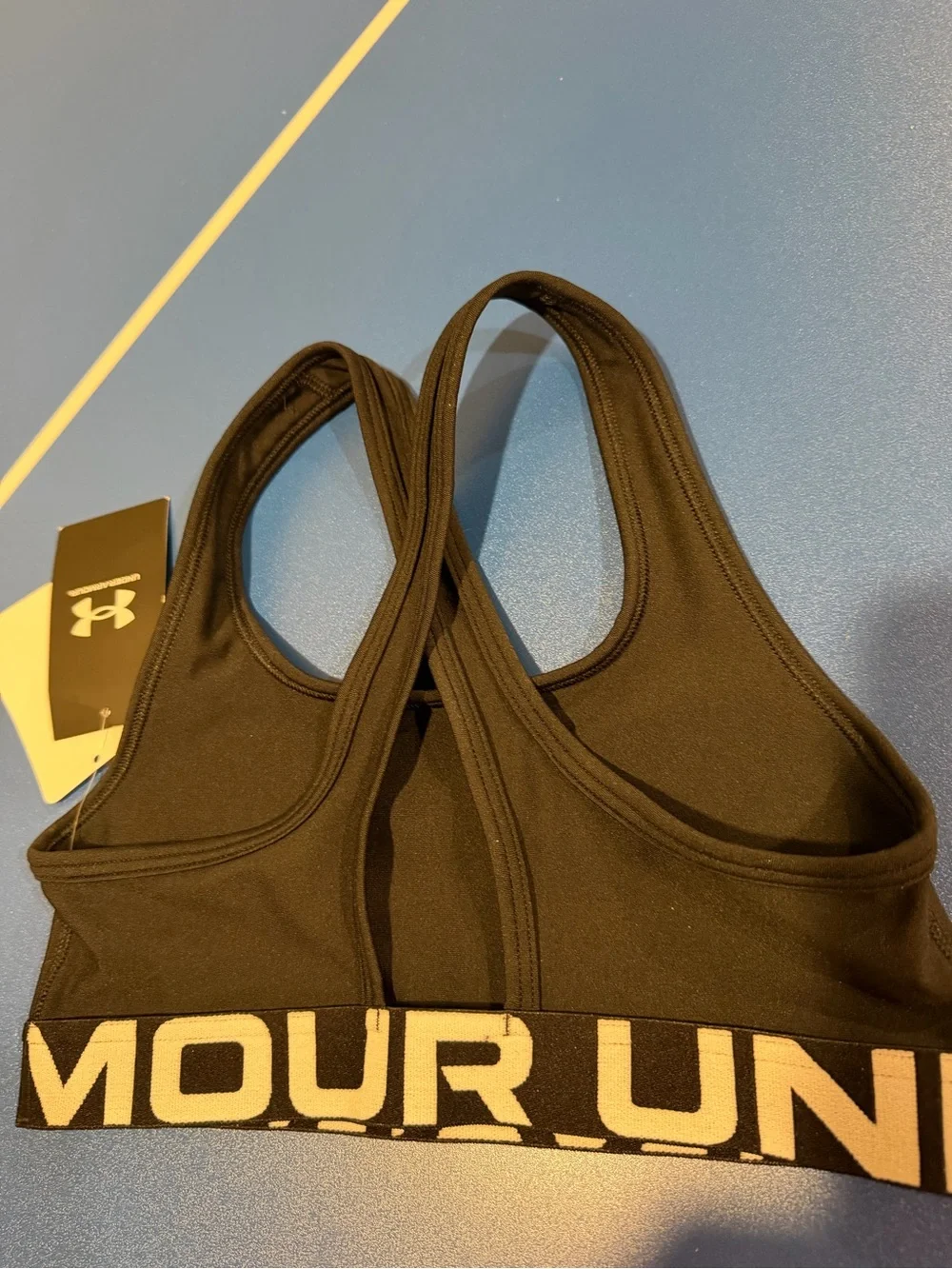 NWT Girls Under Armour Sports Bra Size M!